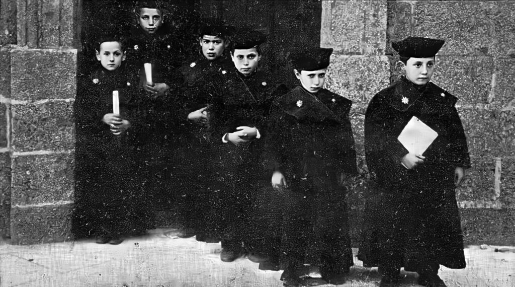 Os nenos do coro de Santiago, maio 1909