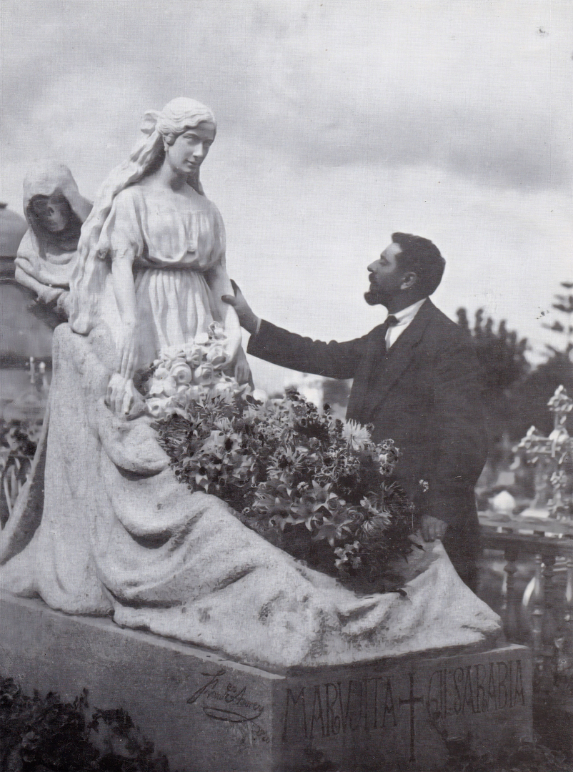 José Gil na inauguración da tumba de María en 1920