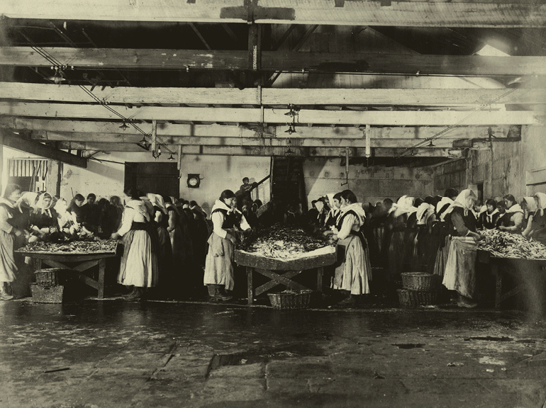 Traballadoras da conserveira de Massó